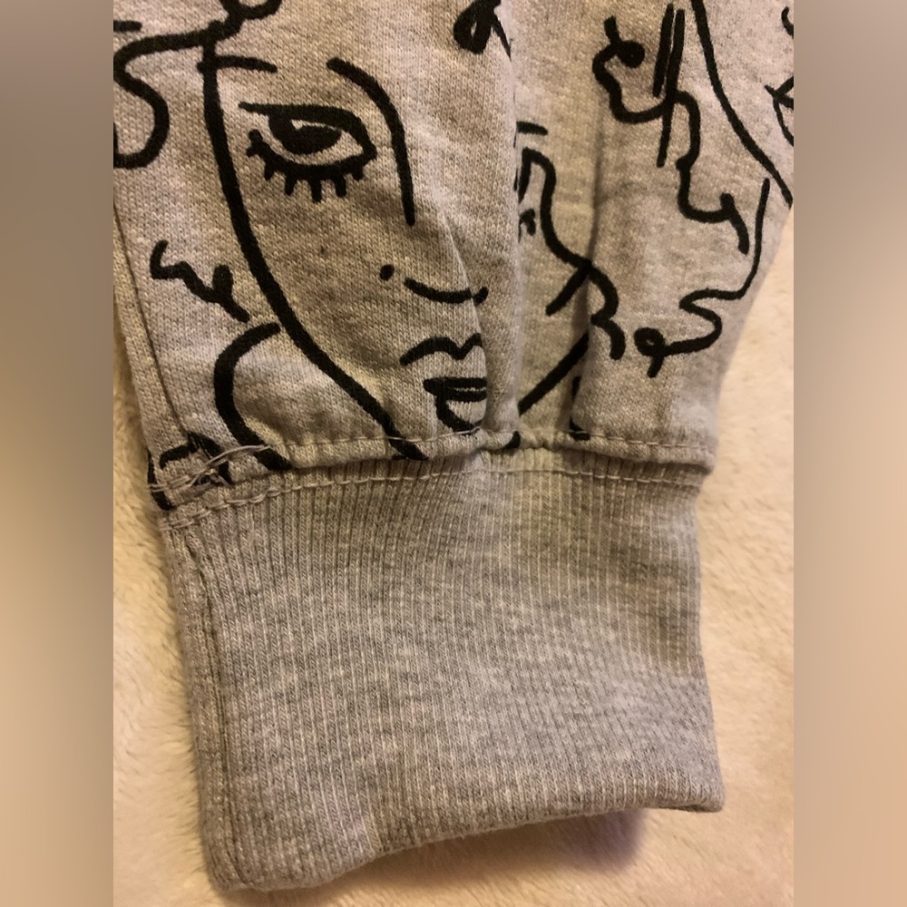 Grey hoodie art graphics size S 3/5. Black graphics on grey sweatshirt. - Picture 4 of 6